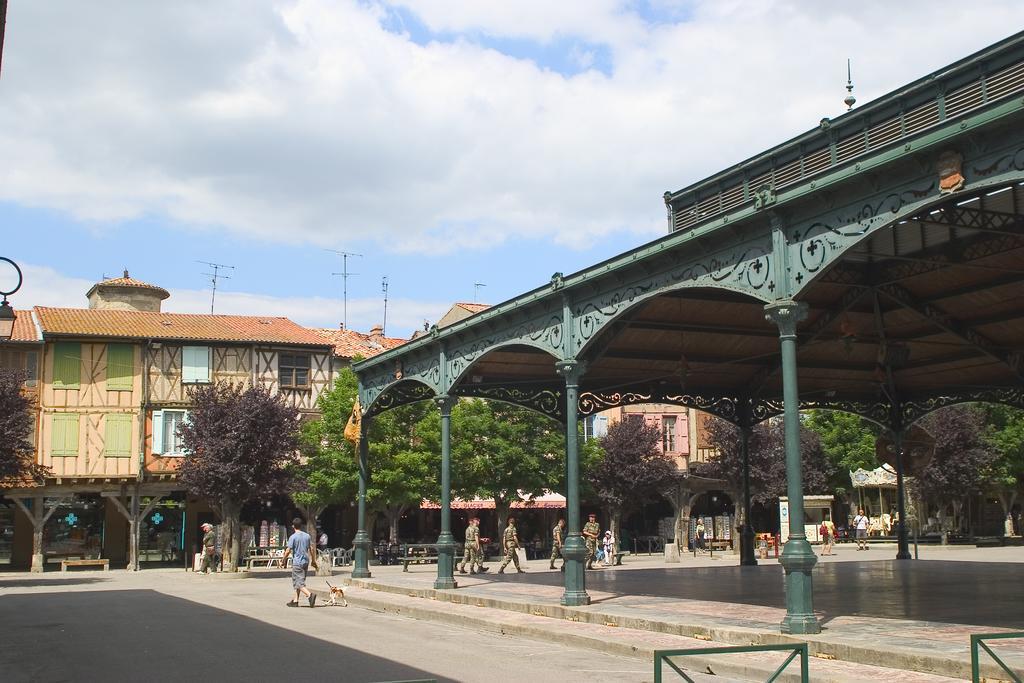 Hôtel Le Commerce Mirepoix (Ariege) Exterior foto